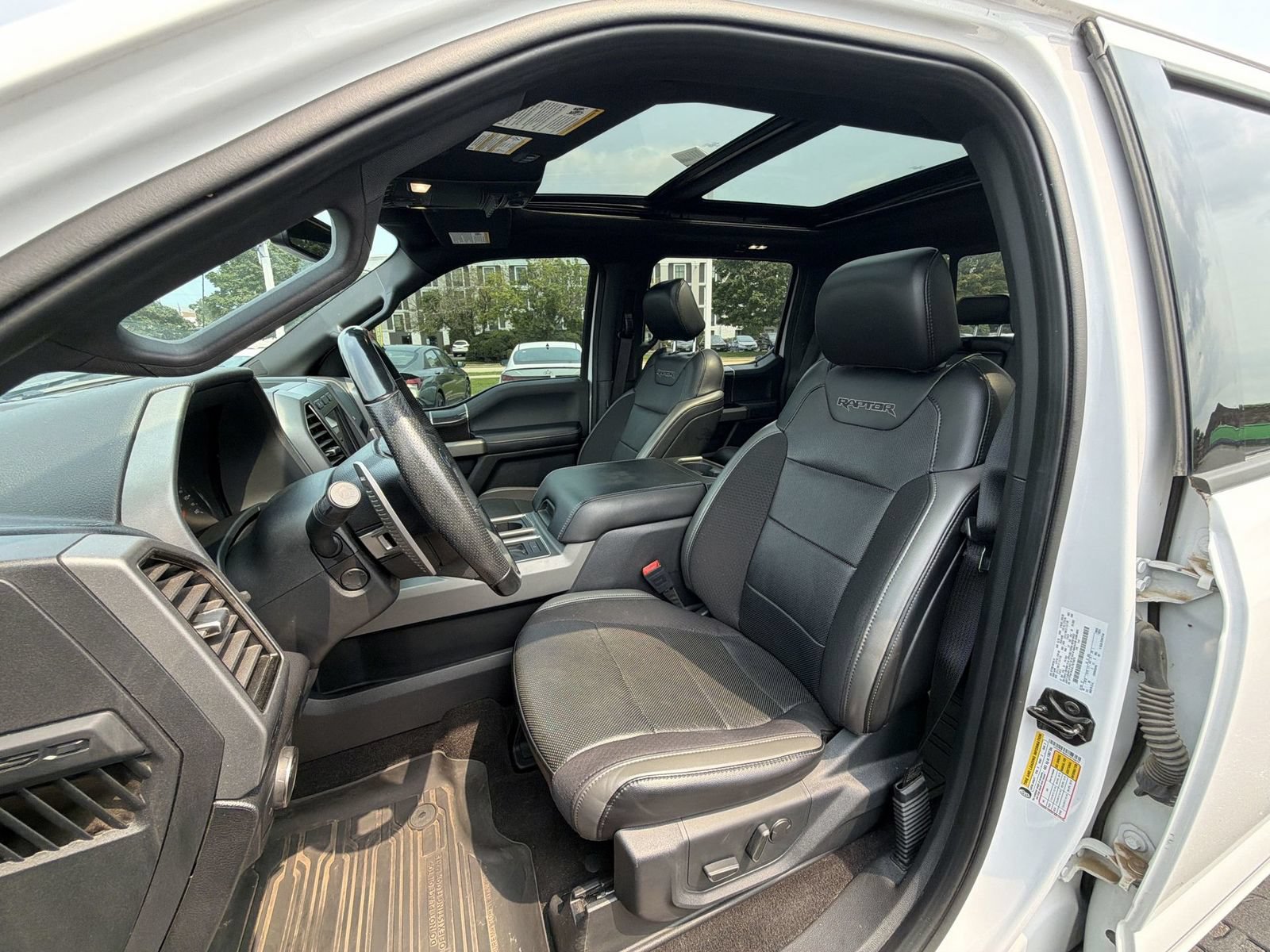 Used 2020 Ford F150 Raptor w/ Equipment Group 802A Luxury AWD/4WD image 13