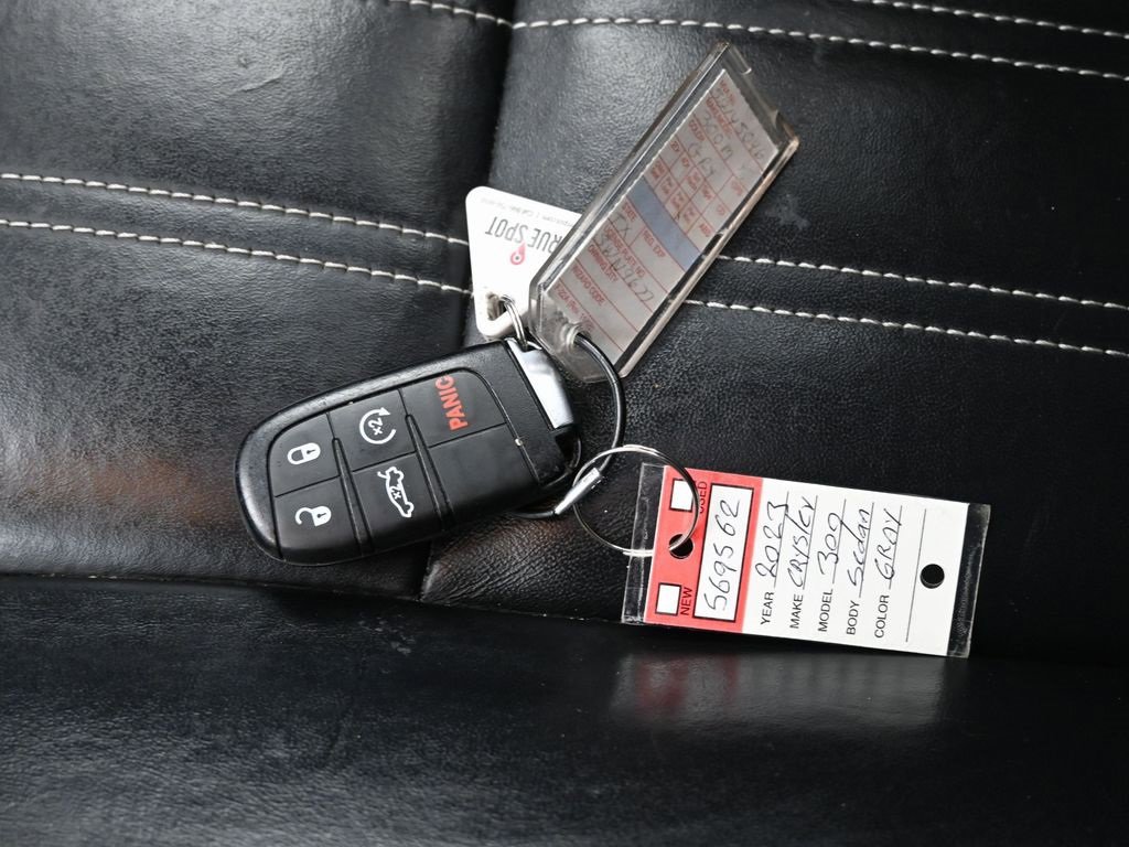 Used 2023 Chrysler 300 S image 31