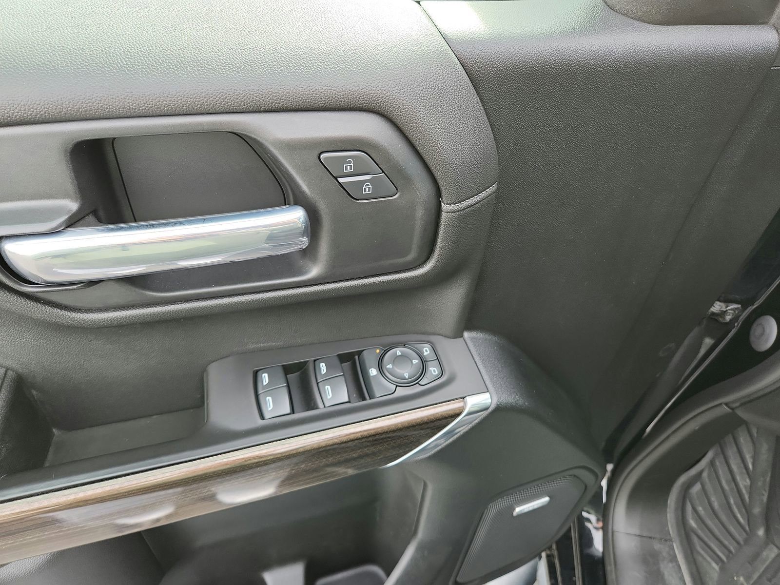 Used 2021 Chevrolet Silverado 1500 LT Trail Boss w/ Convenience Package II image 59