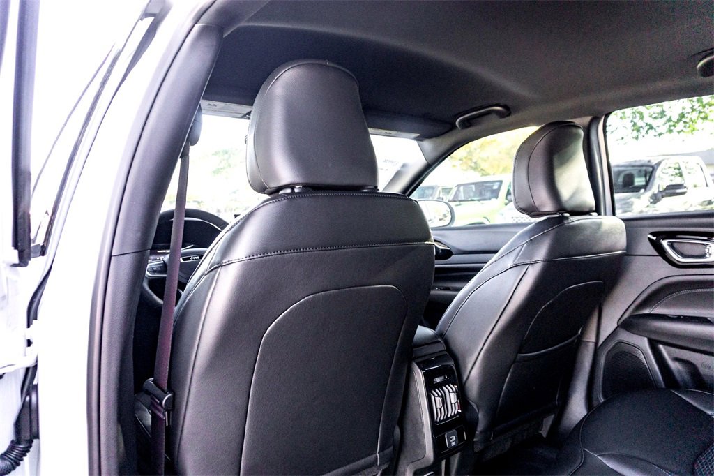 New 2026 Jeep Compass Latitude image 19