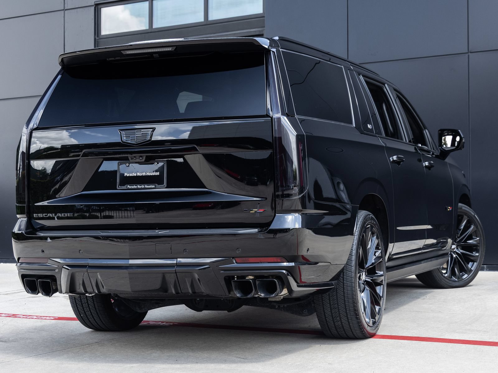 Used 2025 Cadillac Escalade ESV V AWD/4WD image 8