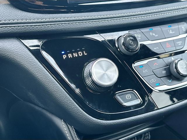 Used 2024 Chrysler Pacifica Premium image 17