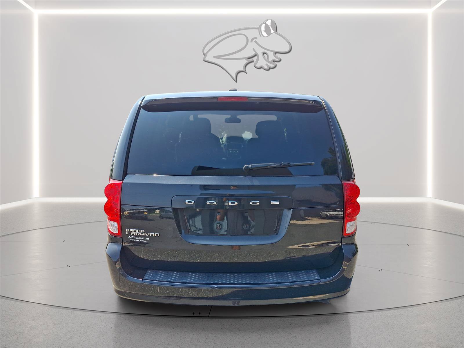 Used 2018 Dodge Grand Caravan SE FWD image 4