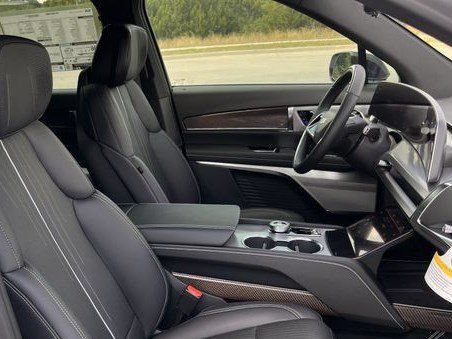 New 2027 Cadillac Vistiq Luxury AWD/4WD image 21