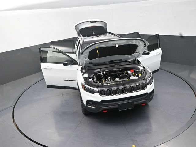 Used 2026 Jeep Compass Trailhawk AWD/4WD image 30
