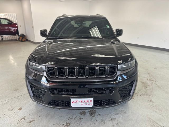 New 2026 Jeep Grand Cherokee Limited AWD/4WD image 2