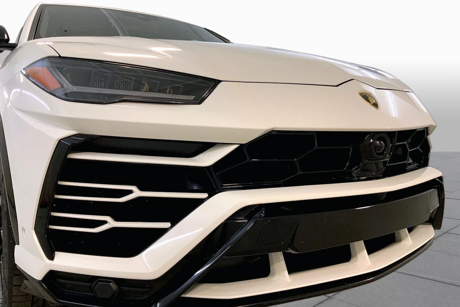 Used 2020 Lamborghini Urus AWD/4WD image 32