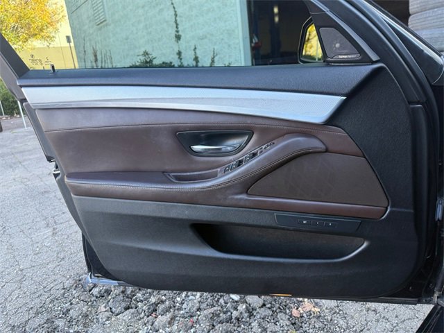Used 2016 BMW 535d xDrive image 11