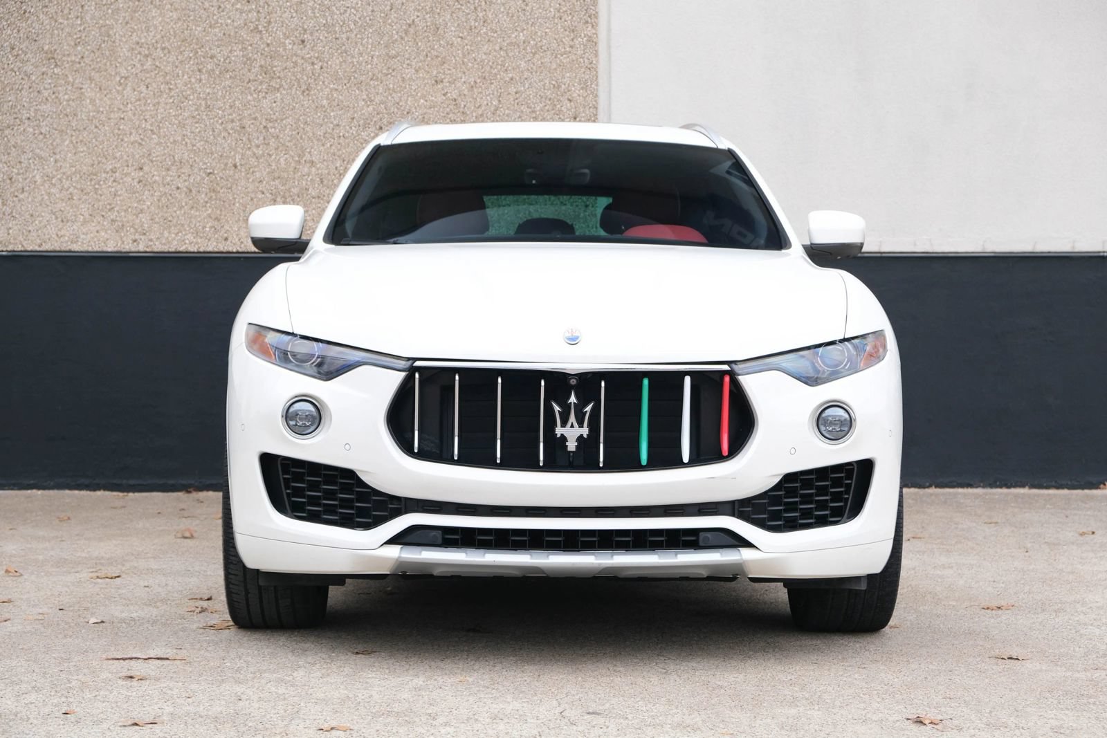 Used 2017 Maserati Levante S AWD/4WD image 2