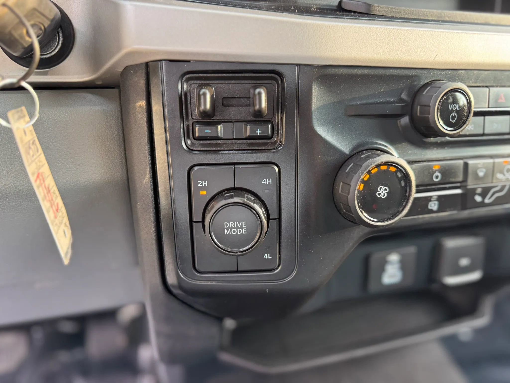 Used 2025 Ford F250 XLT AWD/4WD image 19