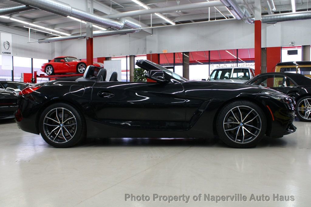 Used 2022 BMW Z4 sDrive30i w/ Driving Assistance Package image 9