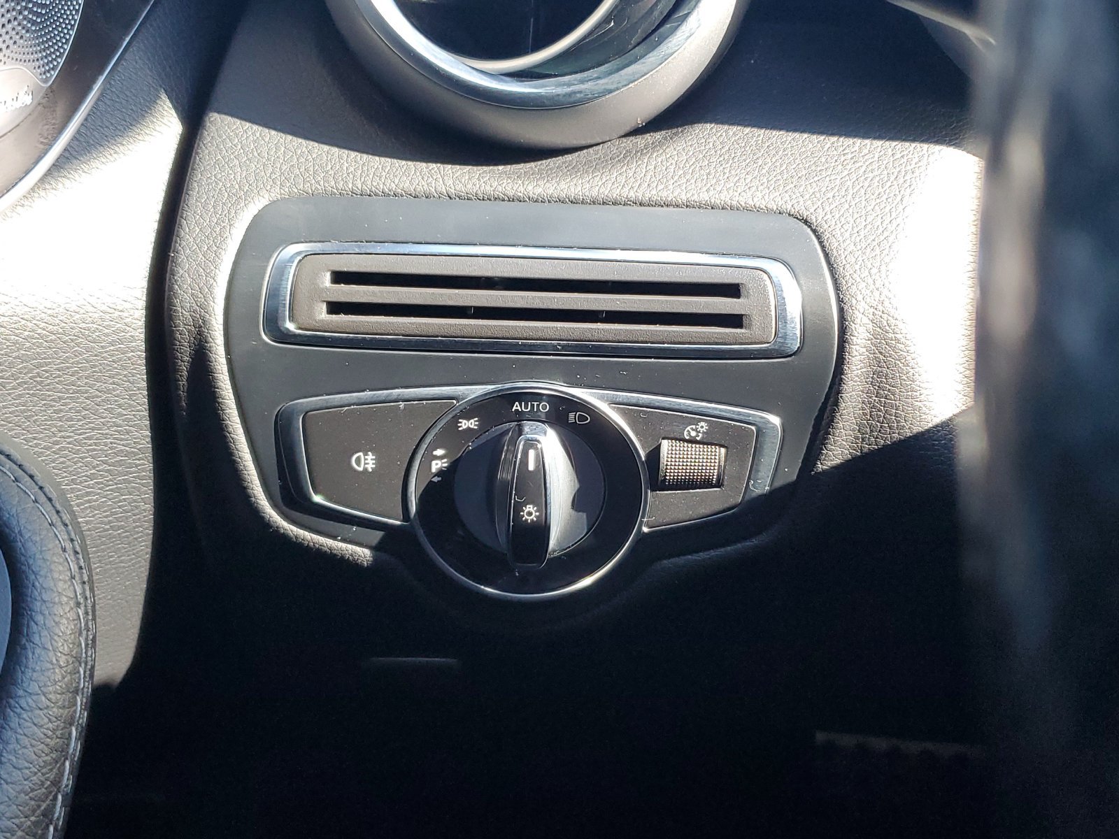 Used 2016 Mercedes-Benz C 300 4MATIC Sedan image 22