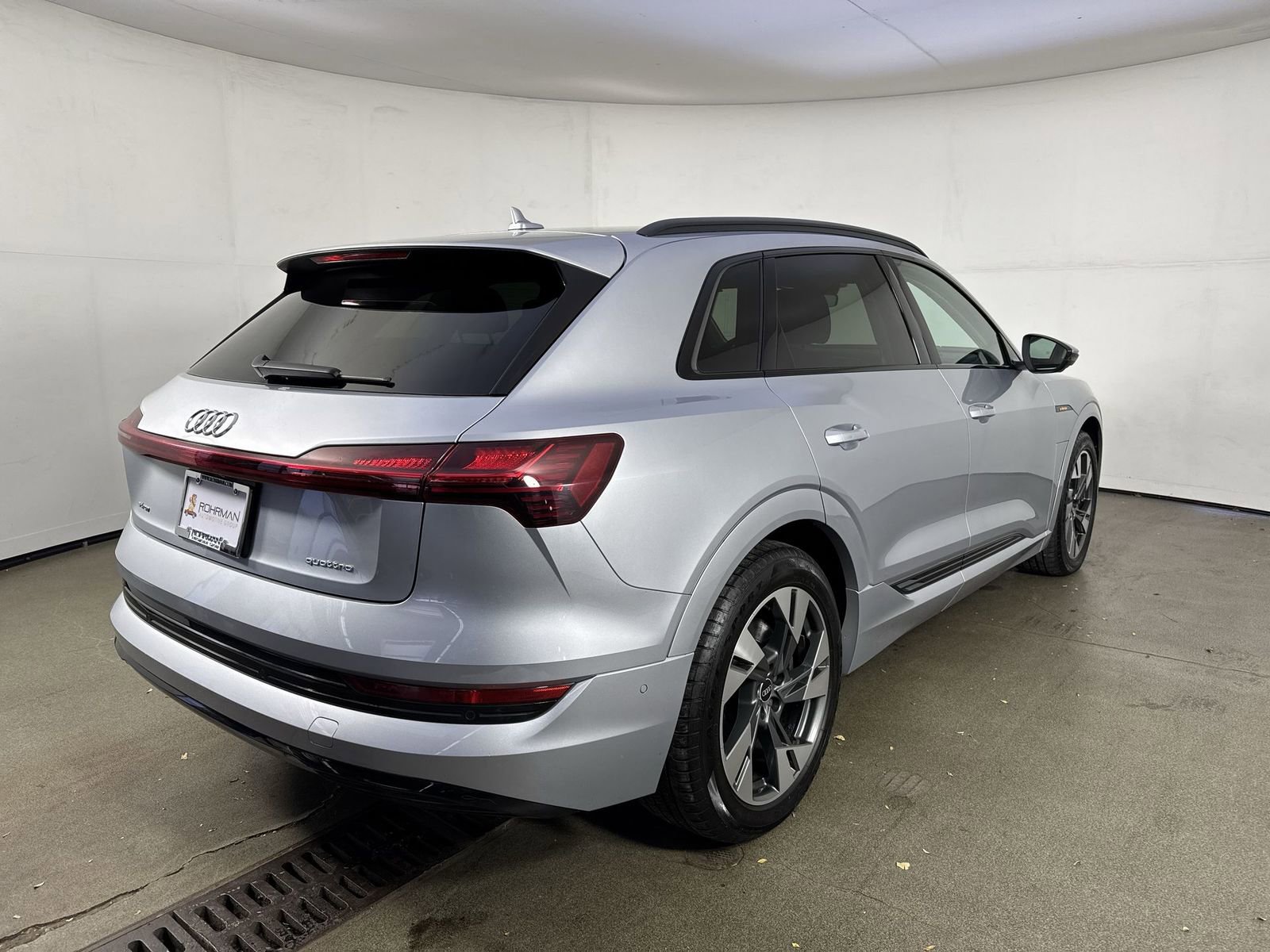 Used 2021 Audi e-tron Premium w/ Convenience Plus Package image 36
