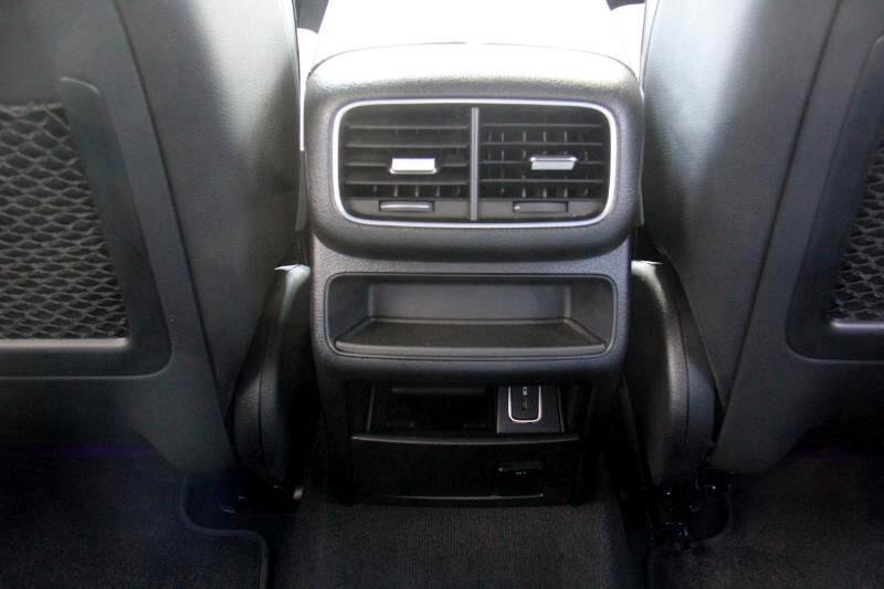 Used 2020 Mercedes-Benz GLE 350 w/ Premium Package image 20