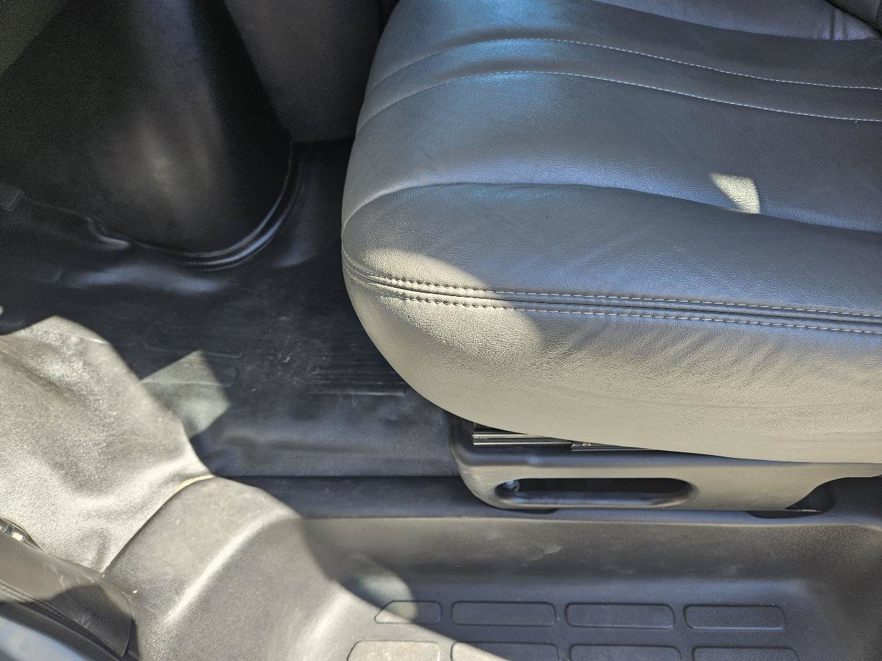Used 2019 Chevrolet Express 3500 LS RWD image 15