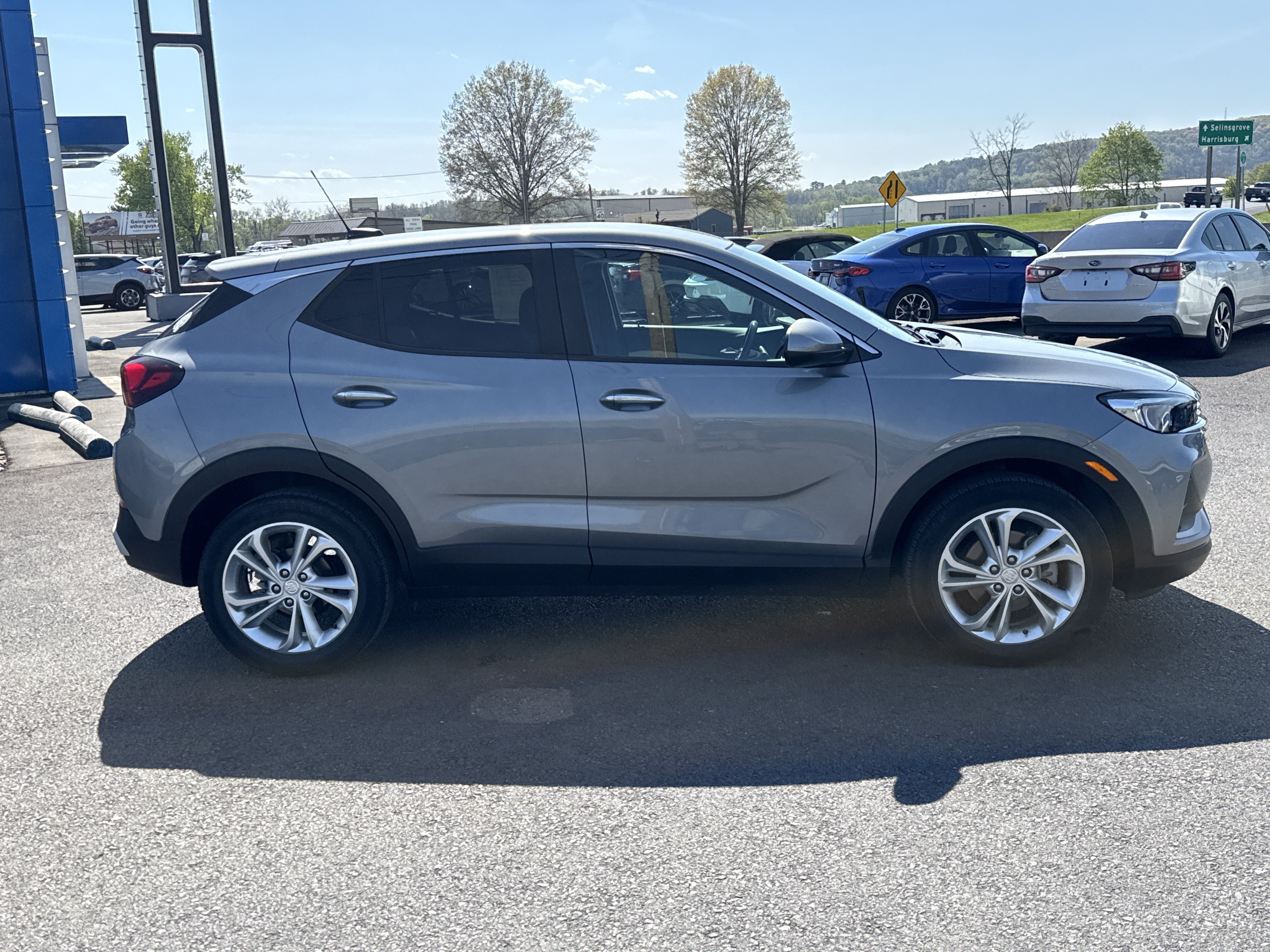 Used 2023 Buick Encore GX Preferred w/ Cold Weather Comfort Package FWD image 2