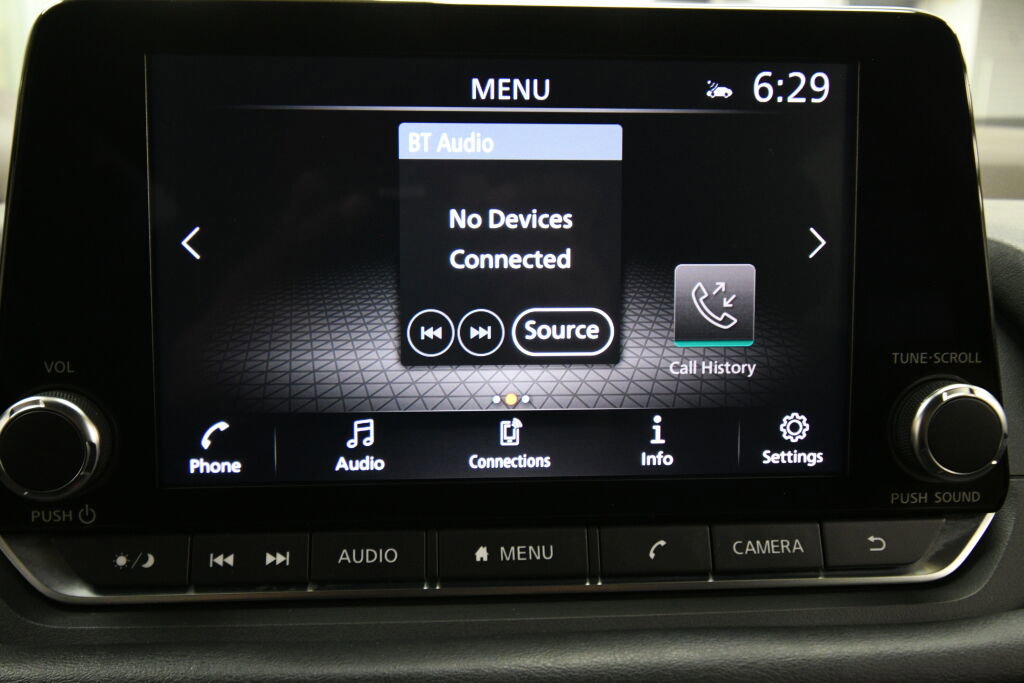 Used 2021 Nissan Rogue SV image 15