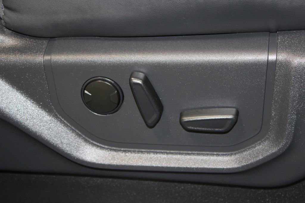 Used 2024 Ford Expedition XLT image 34