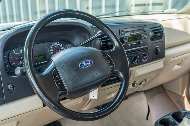 Used 2005 Ford F350 Lariat RWD image 24