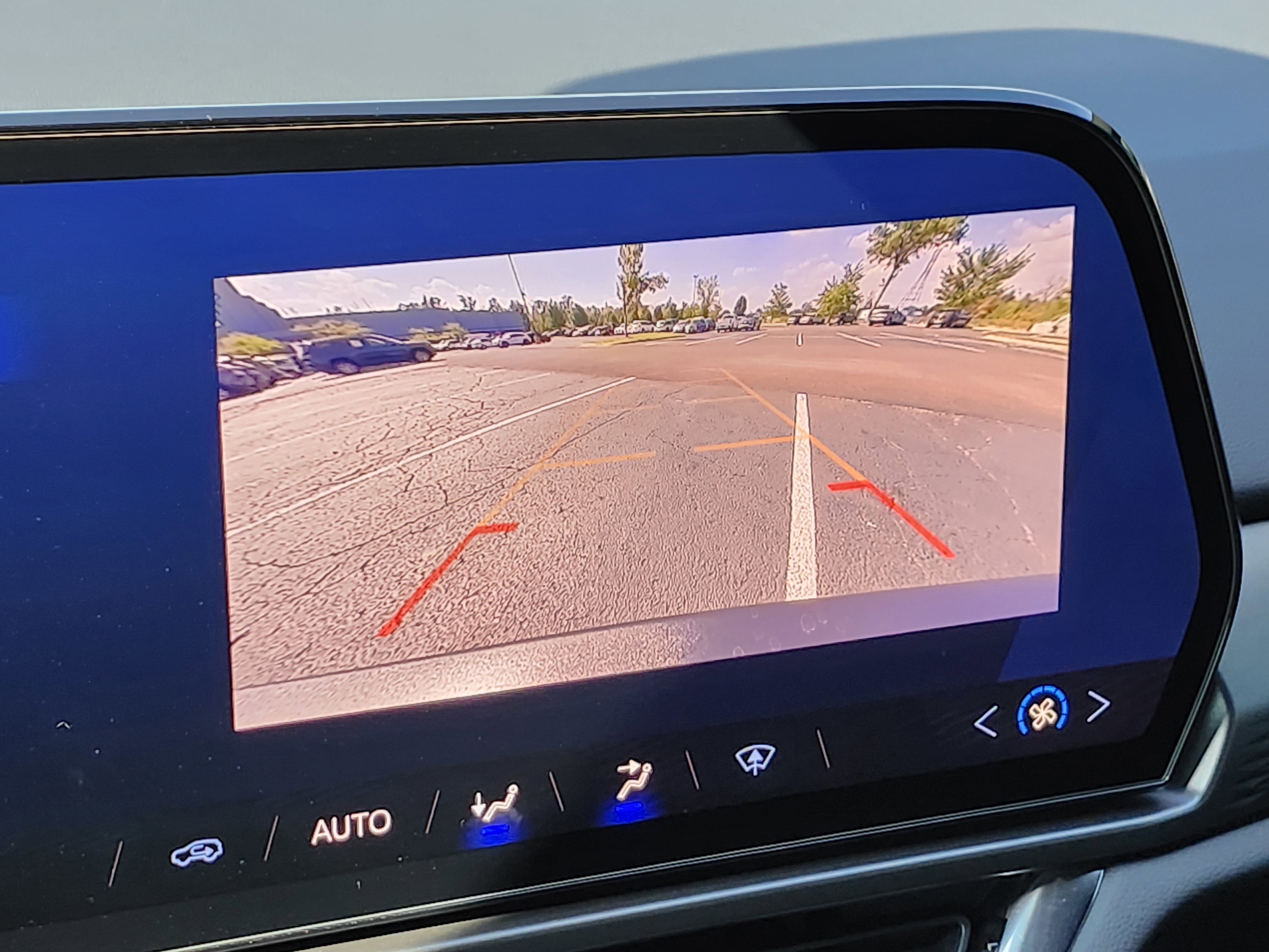 Used 2025 Chevrolet Equinox EV LT image 23
