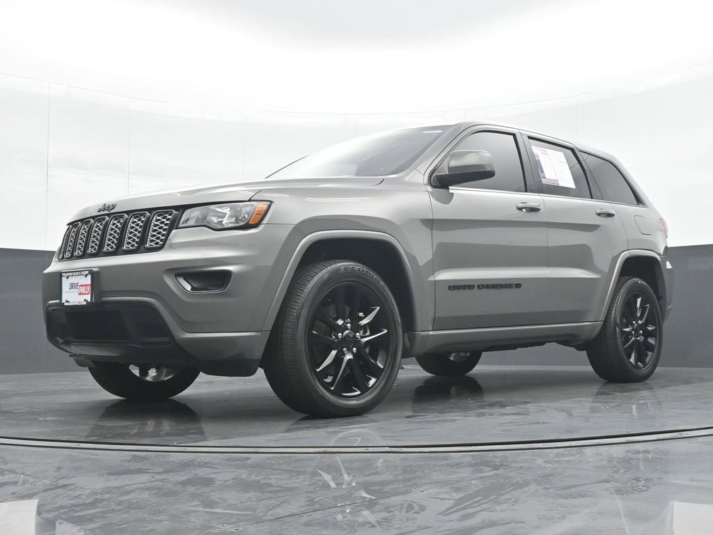 Used 2022 Jeep Grand Cherokee Laredo X image 26