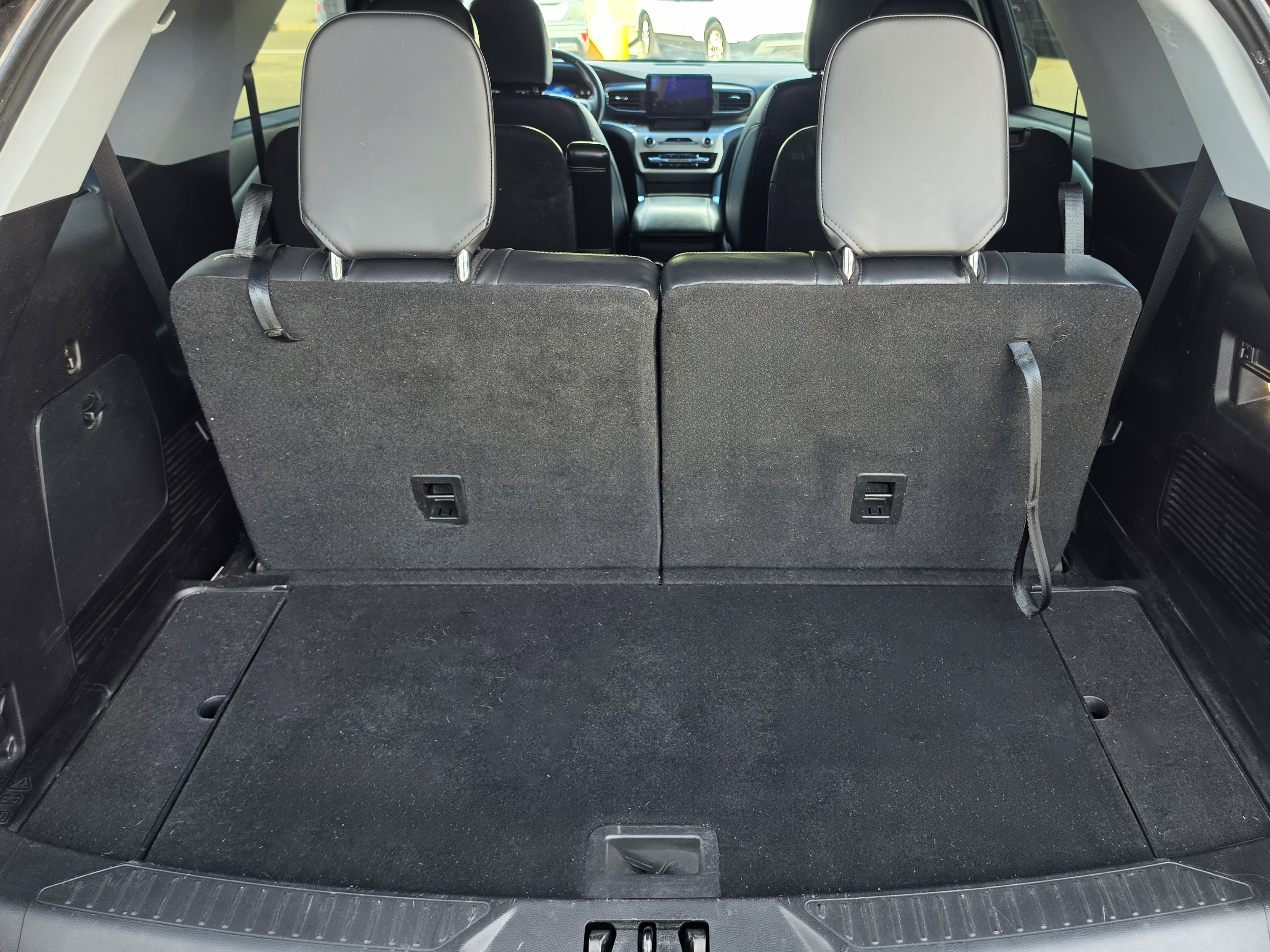 Used 2021 Ford Explorer XLT w/ Equipment Group 202A AWD/4WD image 5