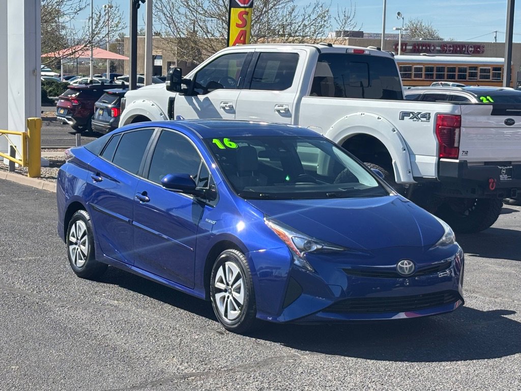 Used 2016 Toyota Prius Four image 4