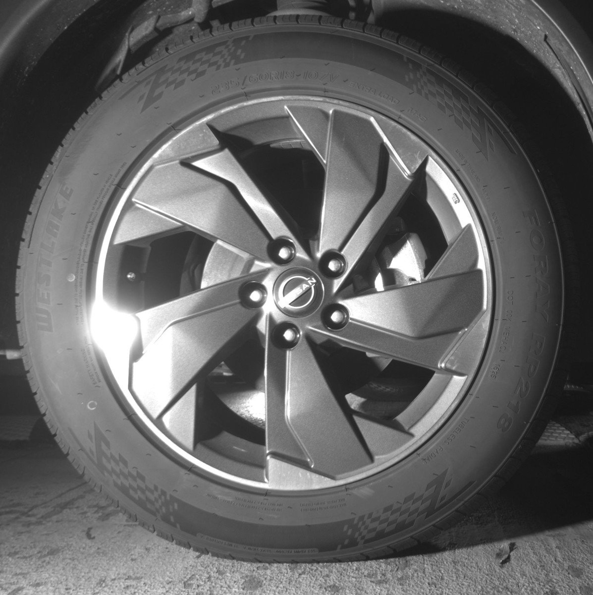 Used 2025 Nissan Rogue SV image 13