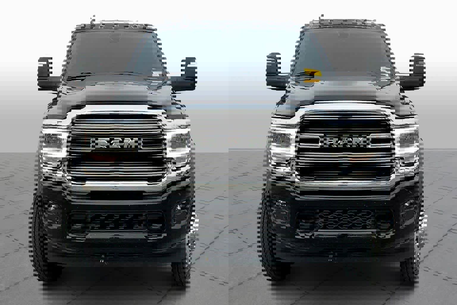 Used 2024 RAM 5500 Laramie image 3