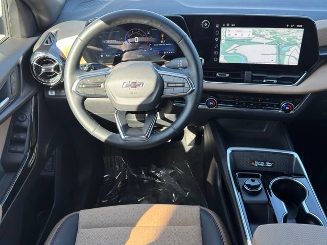 Used 2025 Chevrolet Equinox ACTIV w/ Safety and Technology Package AWD/4WD image 13