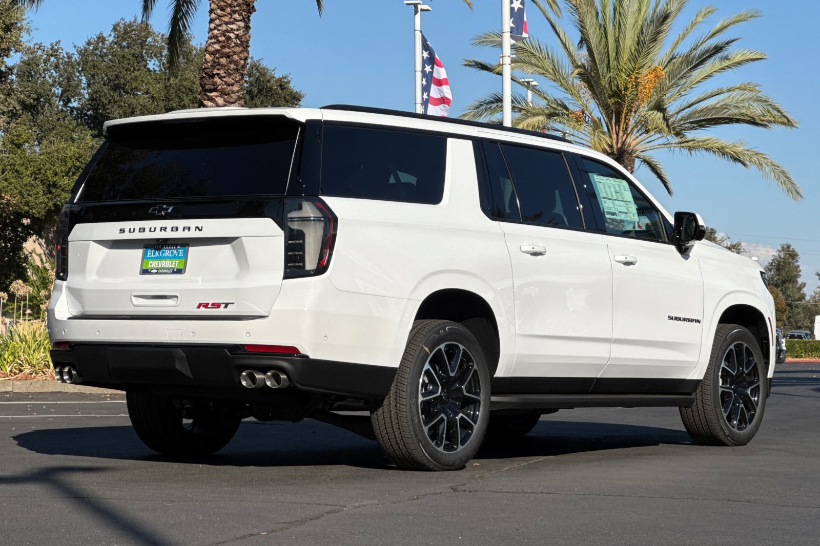 New 2027 Chevrolet Suburban RST w/ Comfort Package AWD/4WD image 3