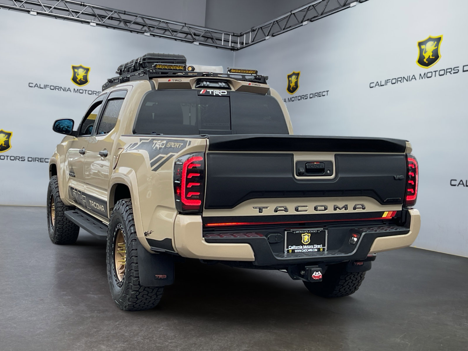 Used 2017 Toyota Tacoma TRD Sport w/ Tow Package RWD image 7