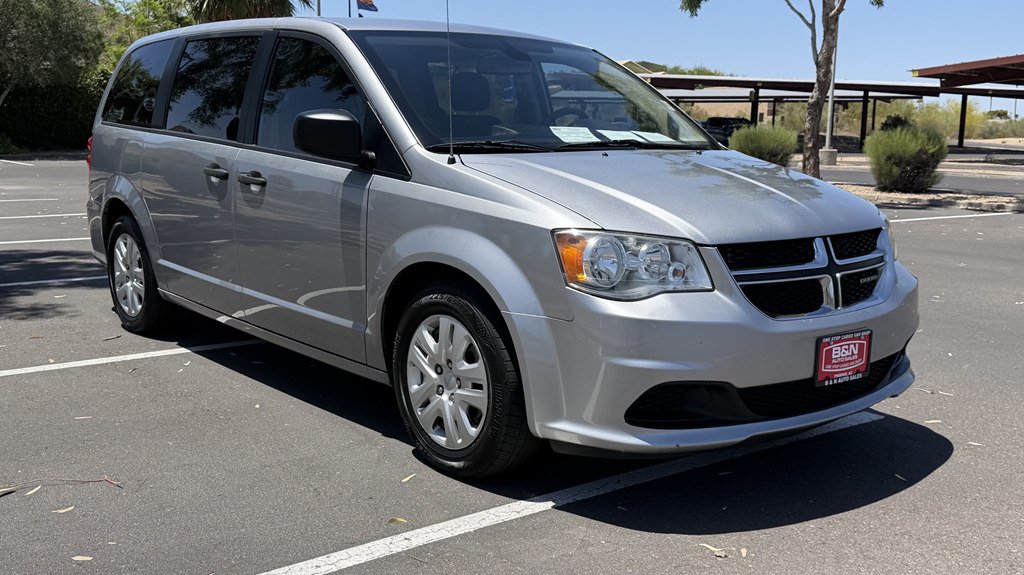 Used 2020 Dodge Grand Caravan SE w/ UConnect Hands-Free Group FWD image 8