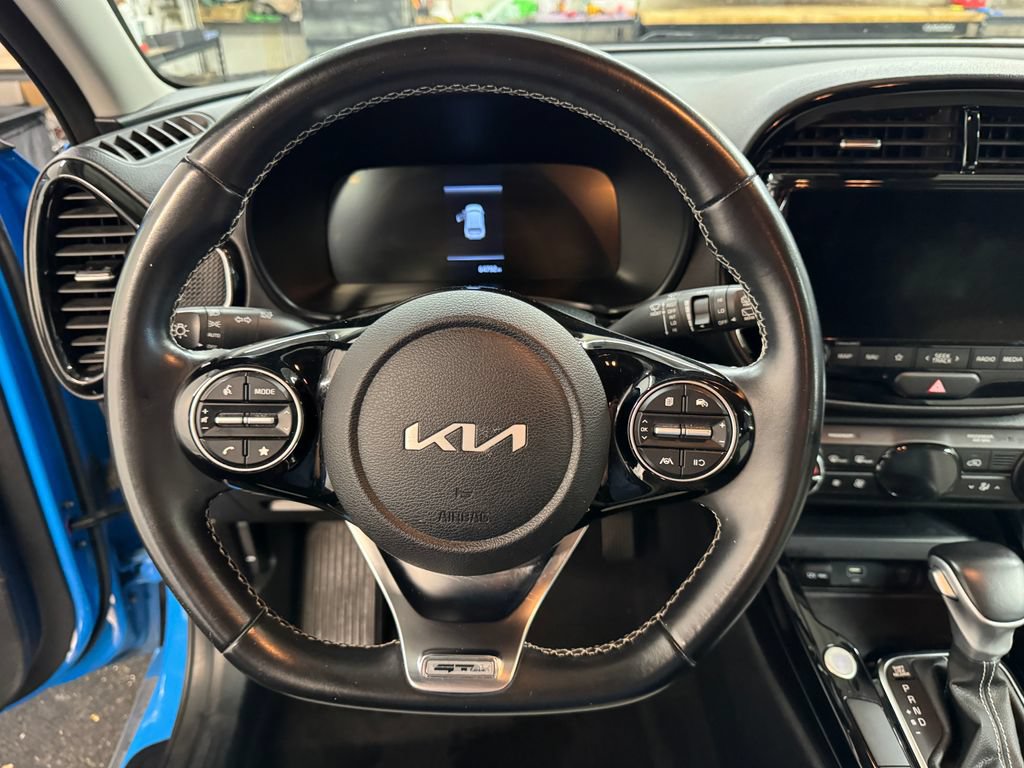 Used 2023 Kia Soul GT-Line FWD image 19