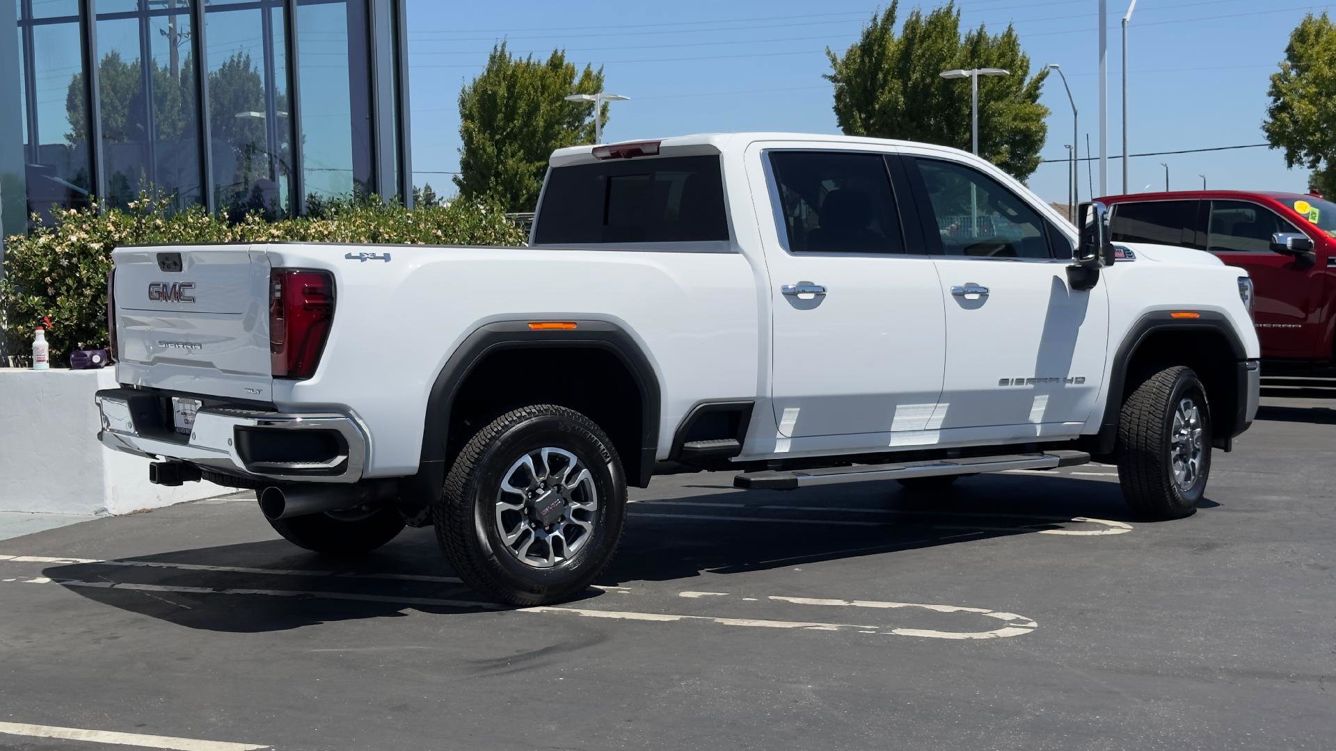 New 2025 GMC Sierra 3500 SLT w/ SLT Premium Package image 6