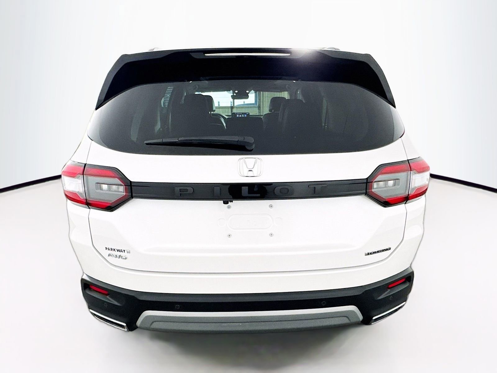 Used 2023 Honda Pilot Touring image 6