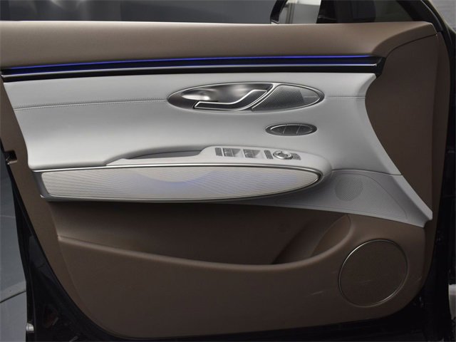 Used 2026 Genesis GV70 2.5T Advanced image 16