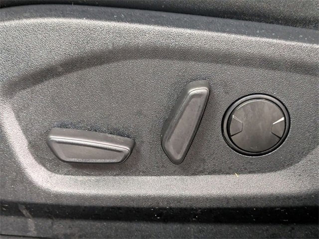 Used 2020 Ford Edge SE image 12