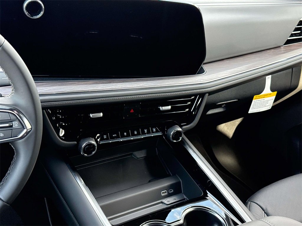 New 2026 Chevrolet Suburban LS image 31