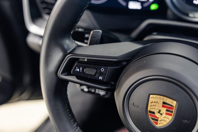 Used 2020 Porsche 911 Carrera S w/ Premium Package RWD image 33