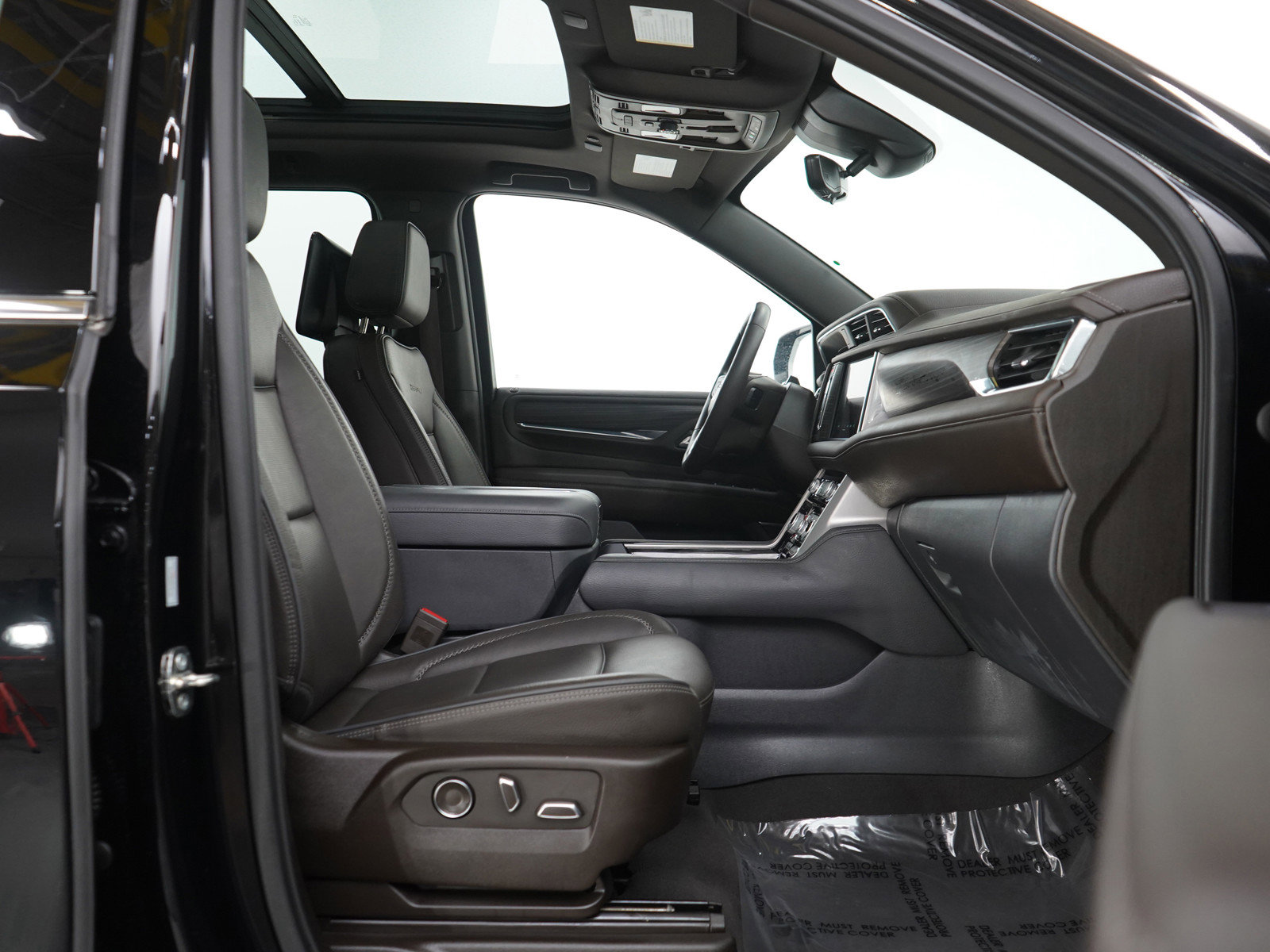 Used 2023 GMC Yukon XL Denali image 10