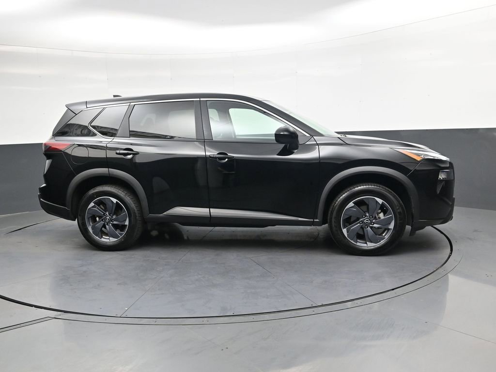 Used 2025 Nissan Rogue SV video 3