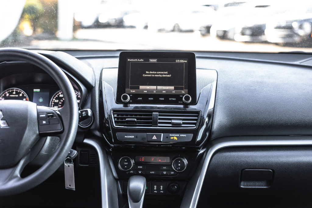 Used 2023 Mitsubishi Eclipse Cross LE AWD/4WD image 18