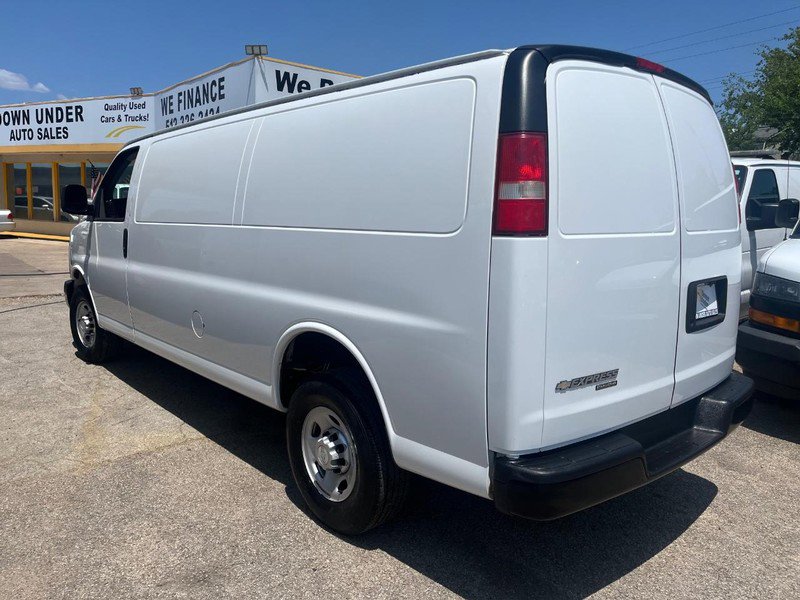 Used 2015 Chevrolet Express 3500 Extended image 6