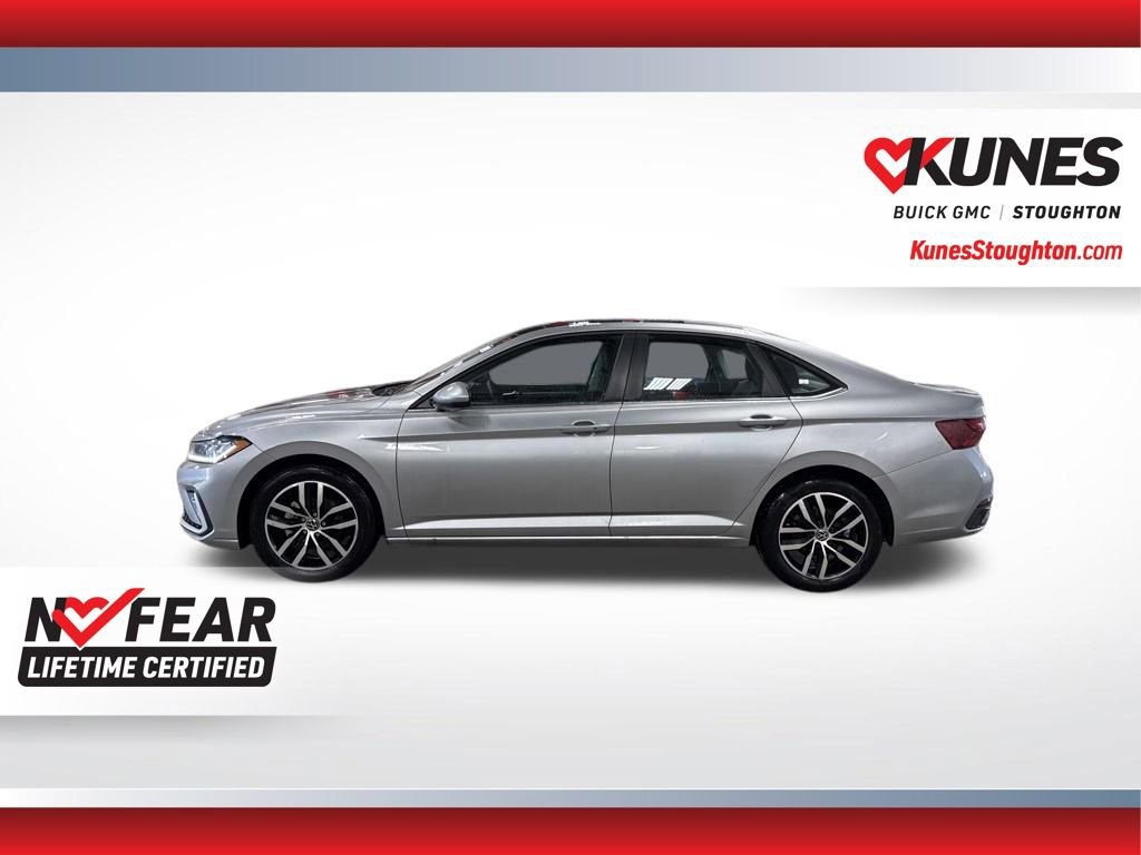 Used 2025 Volkswagen Jetta SE image 8