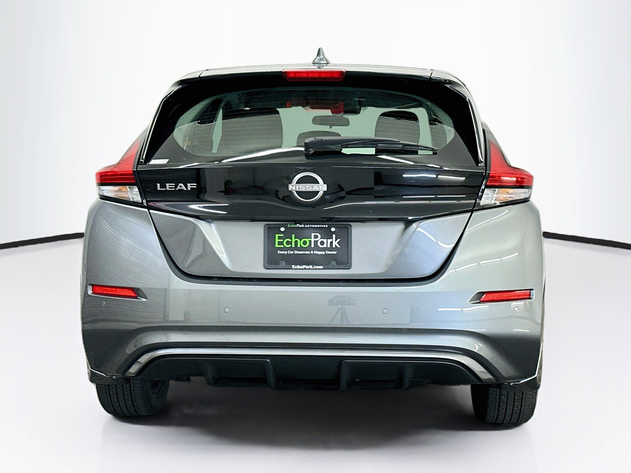 Used 2025 Nissan Leaf S FWD image 7