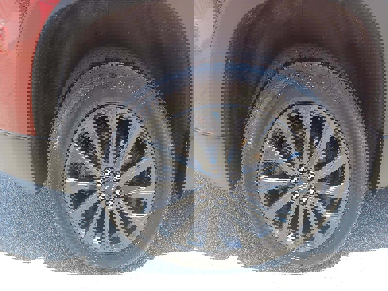 Used 2023 Chevrolet Traverse RS image 29