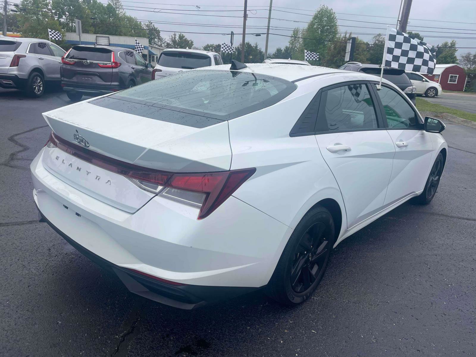 Used 2021 Hyundai Elantra SEL w/ Convenience Package image 4