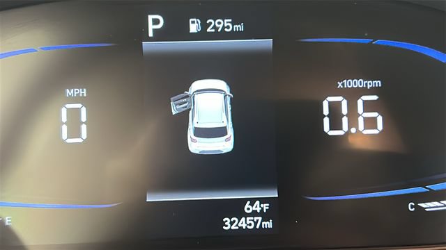 Used 2025 Hyundai Venue SEL FWD image 15