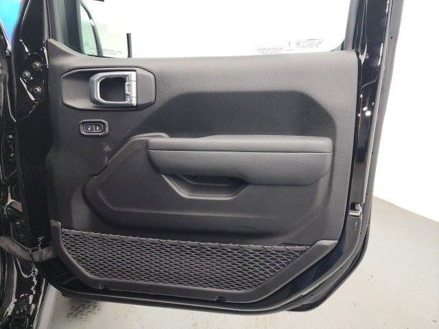 New 2025 Jeep Wrangler Unlimited Rubicon 4xe w/ Convenience Group image 26